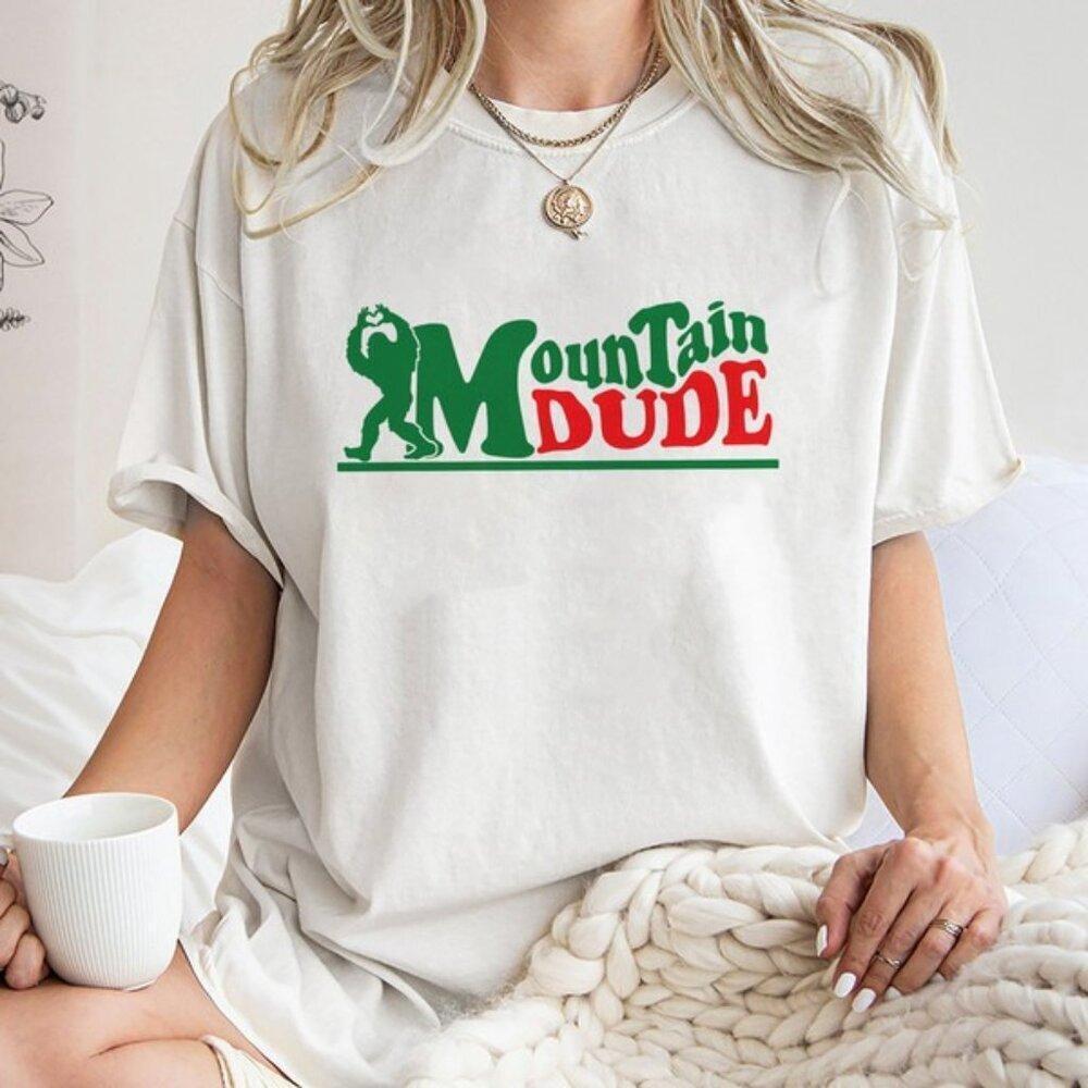 Bigfoot Mountain Dude Hiking Outdoor Adventure Retro Graphic T-Shirt